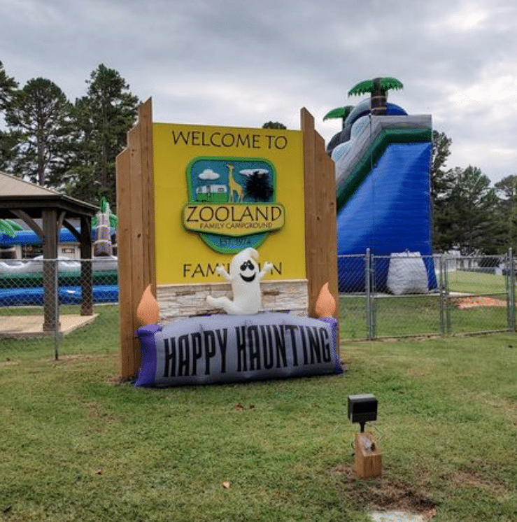 Zooland Family Campground Welcome sign